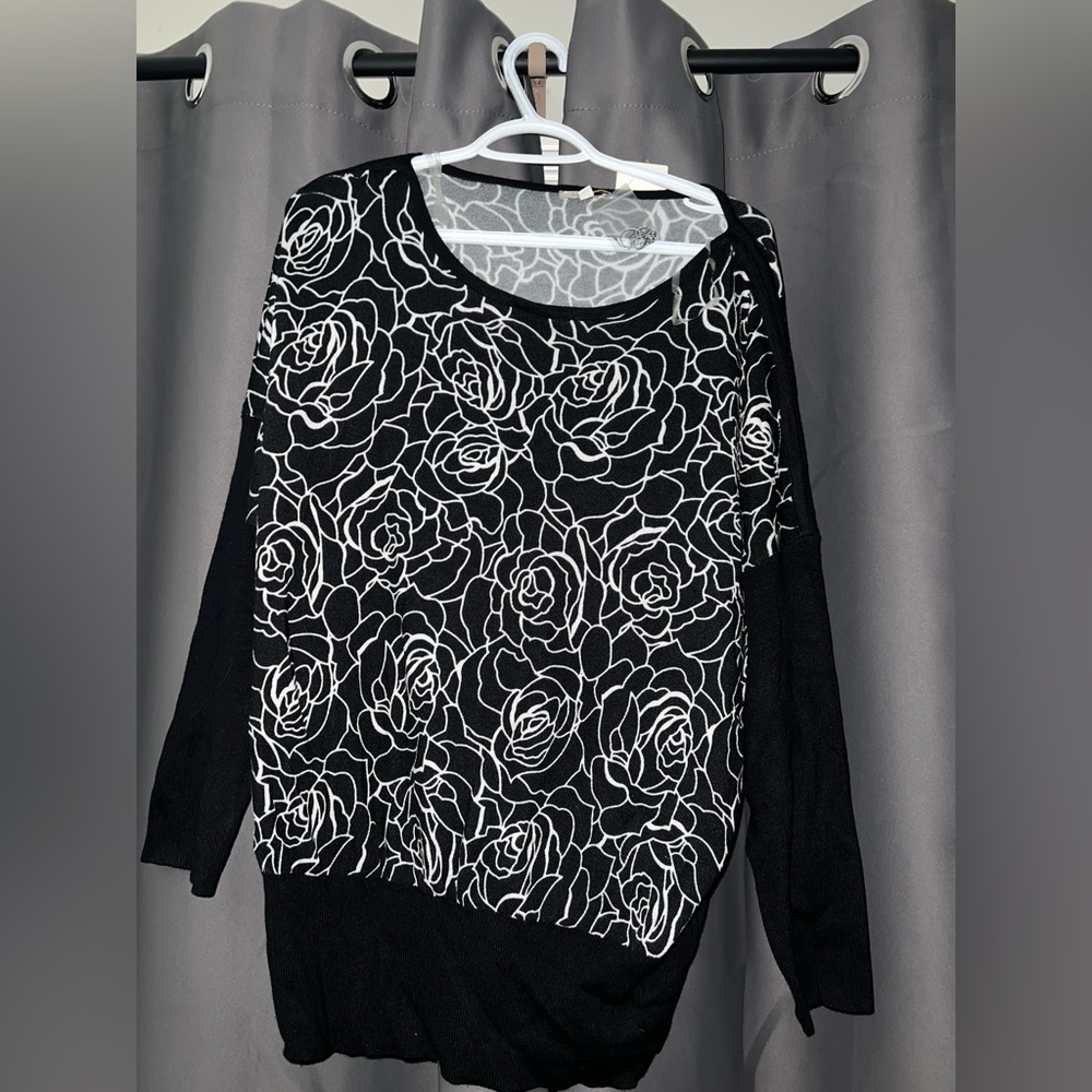 NWT Black and White Floral Women's Top XL from LAURA